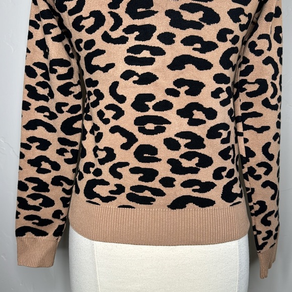 NWT Guess off the shoulder Leopard sweater Size Medium - Picture 8 of 12